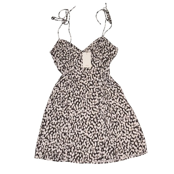 Wilfred Dresses & Skirts - Aritzia Wilfred Mini Dress